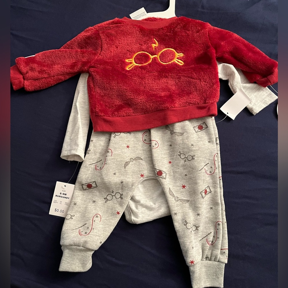 2 Brand New Baby Boy Harry Potter & Baby Yoda Clothes Sets. Both 6/9 Months.